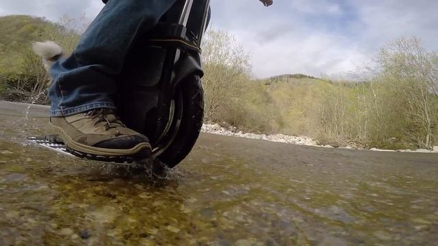 electric unicycle Gotway Msuper: crossing water смотреть онлайн