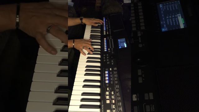 Jeena yahan marna yahan Yamaha PSR-Sx 600 смотреть онлайн