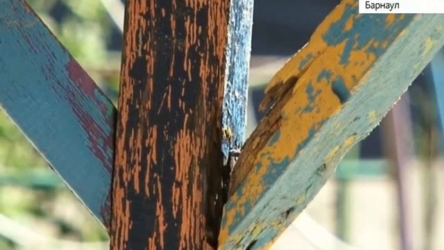 Прокуратура признала опасными для детей игровые площадки Барнаула смотреть онлайн