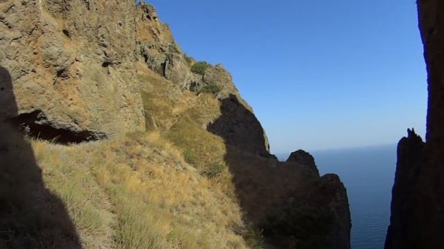Карадаг. Мёртвый город. г. Святая. Чёртов палец. смотреть онлайн