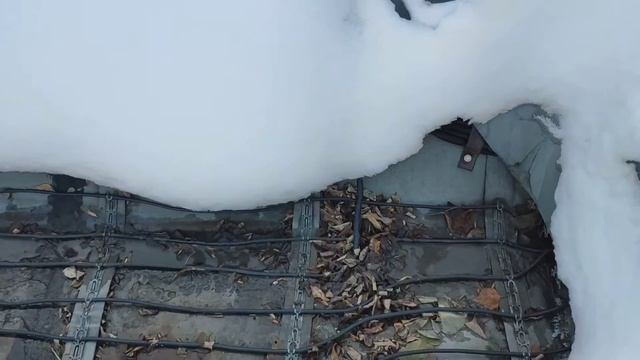 Монтаж системы обогрева водостоков на плоской кровли смотреть онлайн