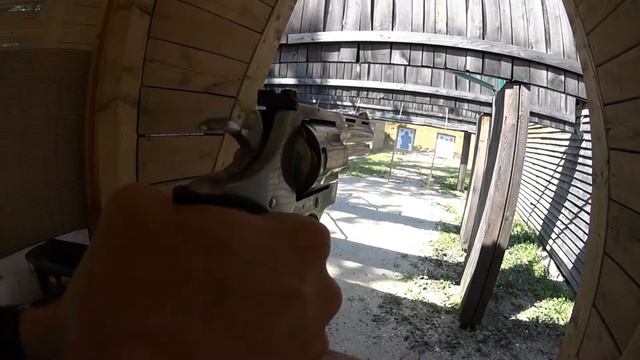 Gun Closeup - Colt Python .357 Magnum смотреть онлайн