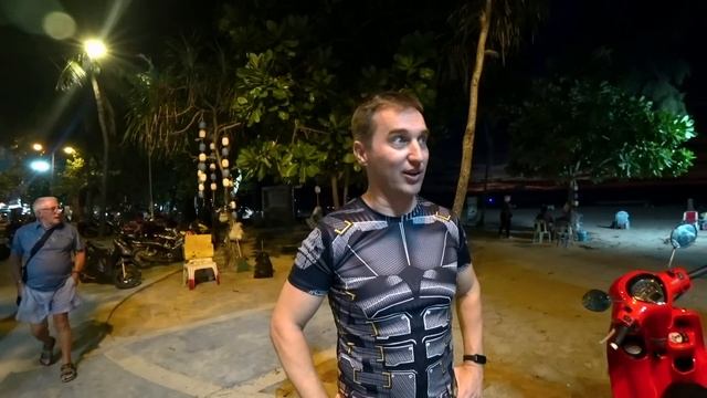 Таиланд для взрослых / Красотки из бара Hooters Пхукет / Пляж Патонг зажигает смотреть онлайн