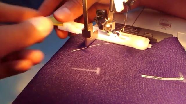 Cómo hacer ojales en tu máquina familiar. En un solo paso. смотреть онлайн