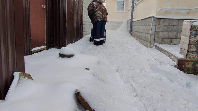 Уборка снега бензиновой лопатой! ?? заводим мотор от 220вольт. Мотоблок Агат ждет. смотреть онлайн