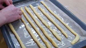 Торт Муравейник — классический рецепт из печенья и сгущенки( ant hill cake). Рецепт родом из детств