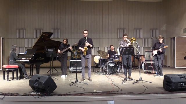 Four (Miles Davis) смотреть онлайн