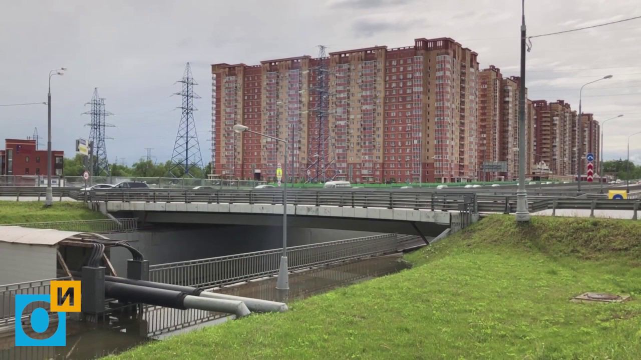 На Можайском шоссе у ЖК «Гусарская баллада» затоплен тоннель смотреть онлайн