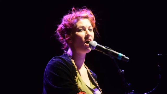 Amanda Palmer "One of Us Cannot Be Wrong" (better after 1:00) смотреть онлайн