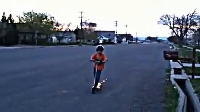 Razor spark scooter смотреть онлайн