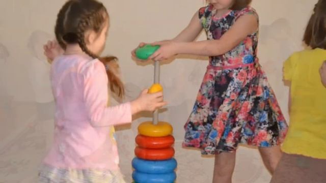 Интеллектуальная игра "Умники и умницы" смотреть онлайн