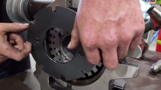 Making a BIG Nut for Hydraulic Cylinder | Machining & Milling смотреть онлайн