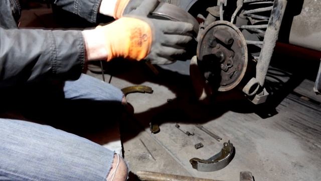 Замена тормозных колодок и дисков