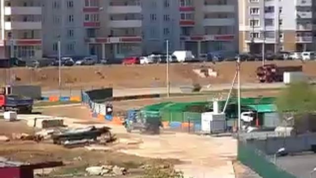 09.05.2014 ПИК-Регион вывозит мусор, собранный жителями на субботнике смотреть онлайн