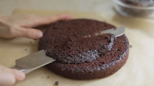 20-Ingredient vs. 10-Ingredient vs. 2-Ingredient Chocolate Cake • Tasty смотреть онлайн