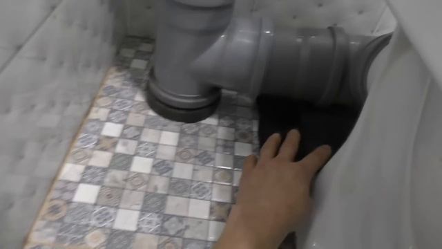 Ремонт комнаты. Натяжной потолок, линолеум, обои, дверь входная и прочее... смотреть онлайн