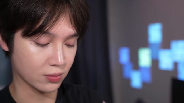 This Korean dollar store makeup is craaazy (ft. Daiso makeup) смотреть онлайн