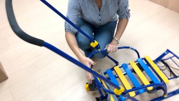 Обзор санок с выкатными колесами Nikki 3