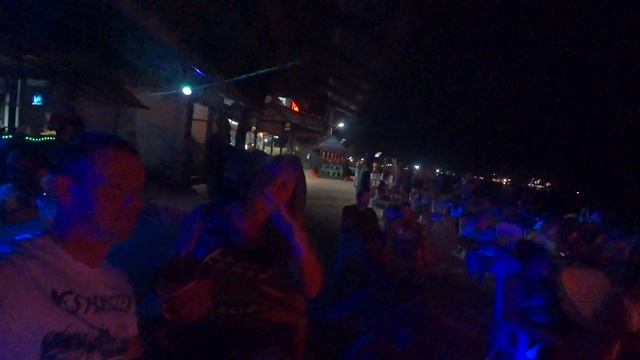 Тайланд. Острова. Пи-Пи Дон. Пьем из ведерок. смотреть онлайн