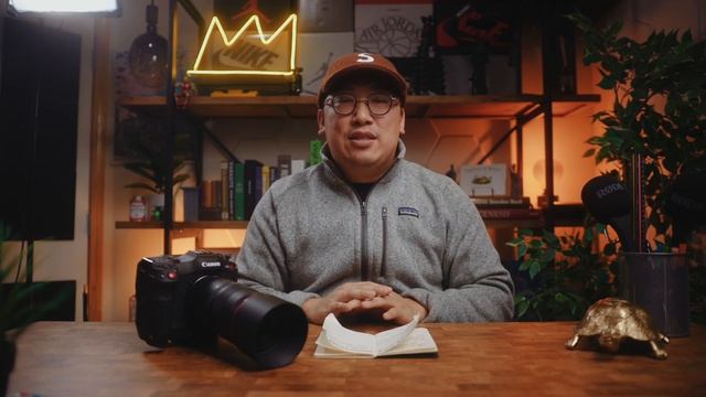 The Canon R6 Mark II First Reaction (Filmmaker's perspective) смотреть онлайн
