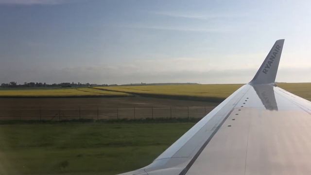 B737-800 Ryanair - Landing on RWY12 - Paris Beauvais Tillé Airport (BVA) смотреть онлайн