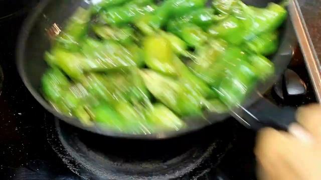 Жареный перец с чесноком и уксусом по сицилийски. "Пеперони фритти". Рецепт от сицилийской свекрови смотреть онлайн
