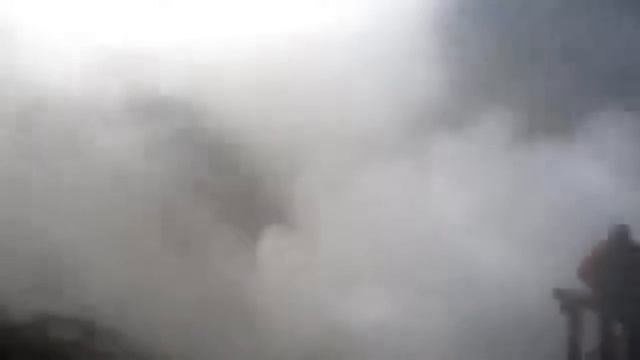 Извержение Большого гейзера Долина гейзеров на Камчатке смотреть онлайн