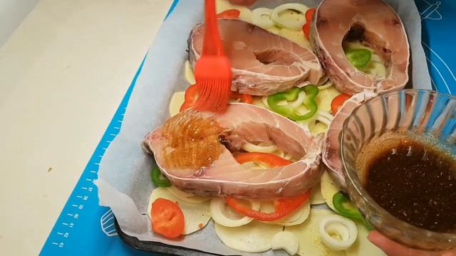Запеченная рыба в духовке с овощами / Gaz pechida BALIQ pishirish/Baked Fish & Vegetables смотреть онлайн