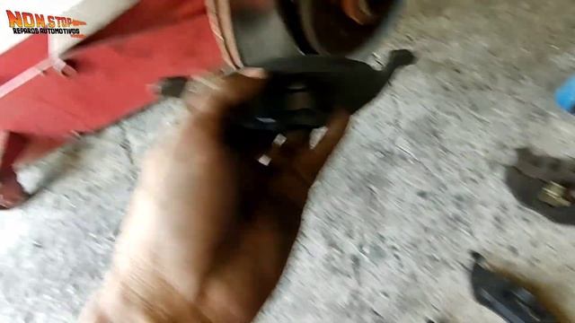 COMO TROCAR AS PASTILHAS DO FREIO DO VW GOL G5 G6 - (PASSO A PASSO) смотреть онлайн