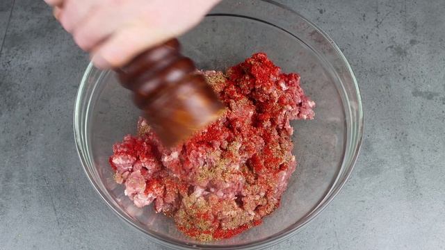 Вкуснятина из фарша вместо скучных котлет! Котлеты в духовке со сметаной. смотреть онлайн