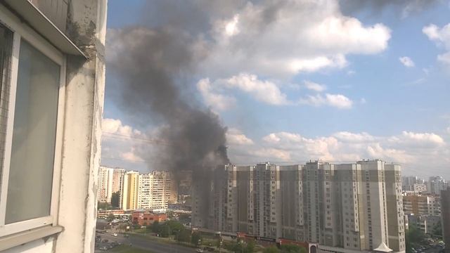 Пожар на ул.Перерва возле метро Братиславская (Москва)