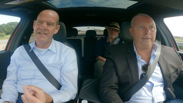 Succes in moblity: De toekomst van electrisch rijden, medewerkers, sponsorships en goede doelen смотреть онлайн