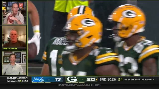 Peyton Manning can't believe this throw from Aaron Rodgers смотреть онлайн
