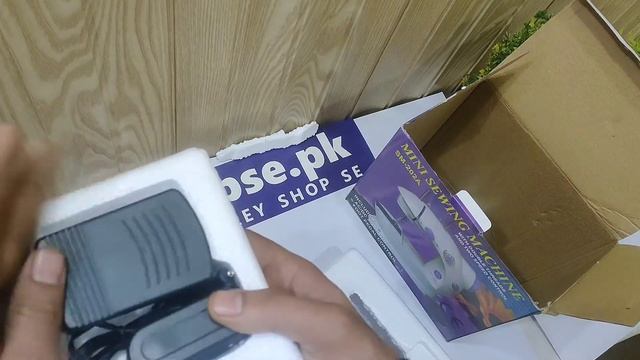 Unboxing 4 in 1 Mini Sewing Machine SM 202A by Shopse.pk смотреть онлайн