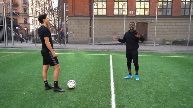 5 BASIC DEFENDING SECRETS - How to improve as a defender in soccer FAST смотреть онлайн