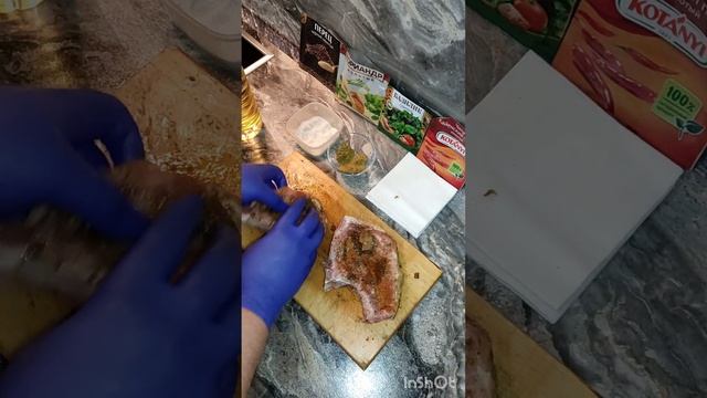 СТЕЙК ИЗ СВИНИНЫ НА СКОВОРОДЕ.