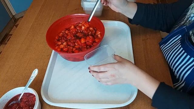 Клубника и малина на зиму. Сохраняем витамины. смотреть онлайн