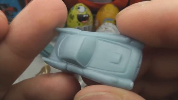 12 Surprise Eggs Kinder Surprise Cars 2 Zaini Thomas Spongebob
