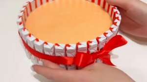 КАК СДЕЛАТЬ ТОРТ ИЗ КИНДЕРОВ - СЛАДКИЙ ПОДАРОК СВОИМИ РУКАМИ