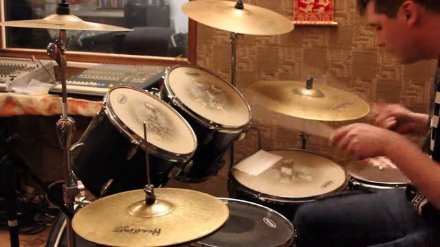 Запись барабанов двумя микрофонами и одной видеокамерой. смотреть онлайн