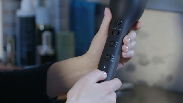 Обзор автоматических щипцов для завивки Philips StyleCare Prestige BHB876/00. смотреть онлайн