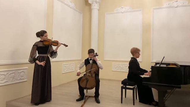 Й. Кванц «Анданте», виконує камерний дует: Софія Черненко (скрипка) та Сагун Ілля (віолончель) смотреть онлайн