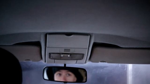 Не горит подсветка салона, как починить плафон в приоре!