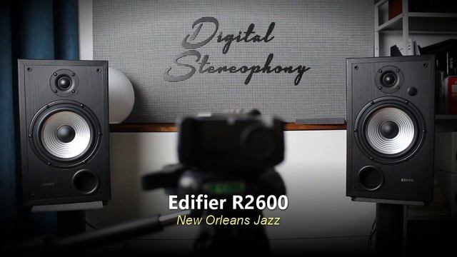 Edifier R2600 vs JBL LSR305 || Sound Demo w/ Bass Test смотреть онлайн