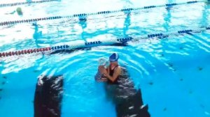 ♥Плавание в бассейне для детей★Купаемся в Бассейне Учимся плавать★Swimming in the Pool for Children