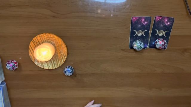 Расклад ?СКУЧАЕТ ЛИ ПО ВАМ ЗАГАДАННЫЙ ЧЕЛОВЕК ИЛИ УЖЕ ЗАБЫЛ? смотреть онлайн