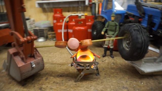 История о том как экскаватор с трактором жарили сосиски смотреть онлайн