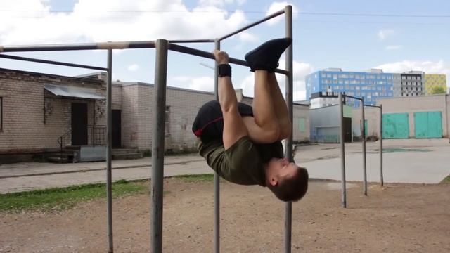 10 простых элементов на турнике смотреть онлайн