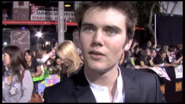 Cameron Bright Interview - New Moon смотреть онлайн