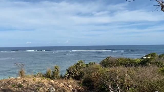 Geger Beach смотреть онлайн